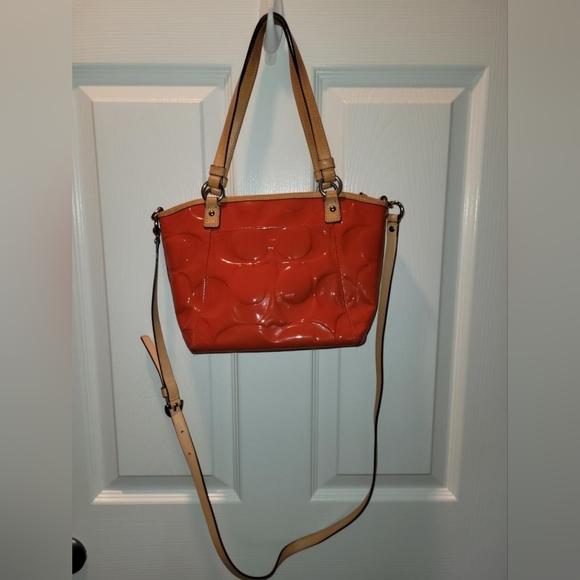 Coach patent leather crossbody/shoulder bag - Picture 12 of 16